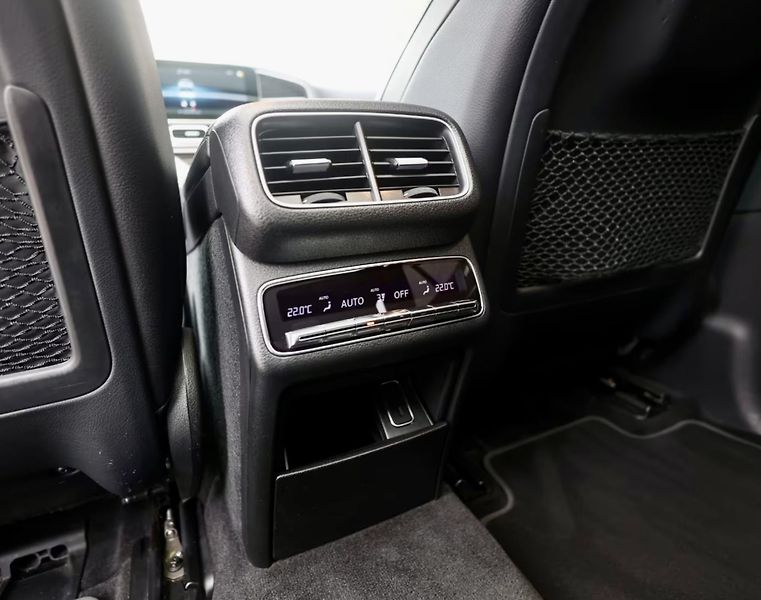 Mercedes-Benz GLE (2023) 580 mHEV 4MATIC - fotka 27 z 40