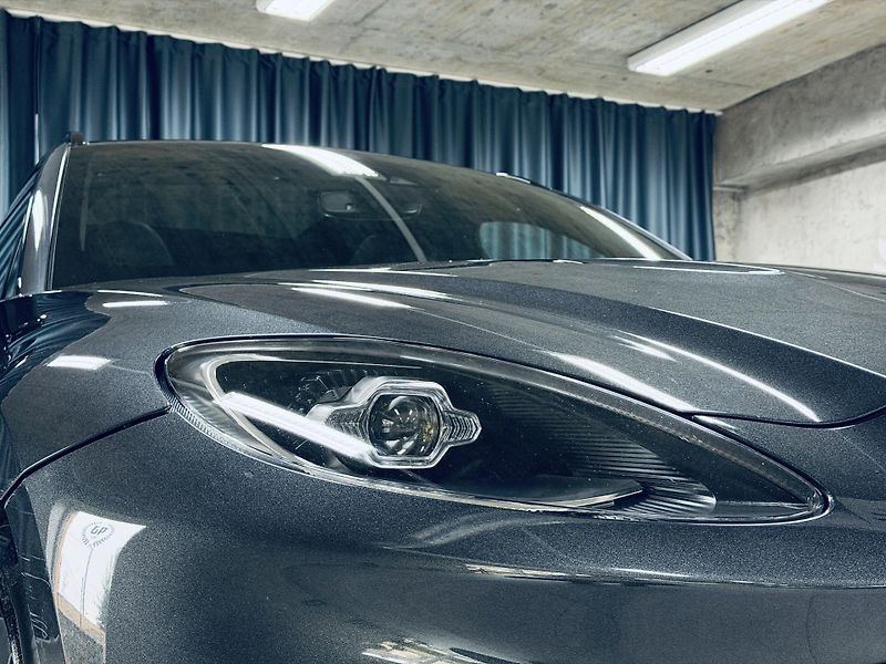 Aston Martin DBX (2021) 550*AIR*XENON.GREY*TOP - fotka 4 z 48