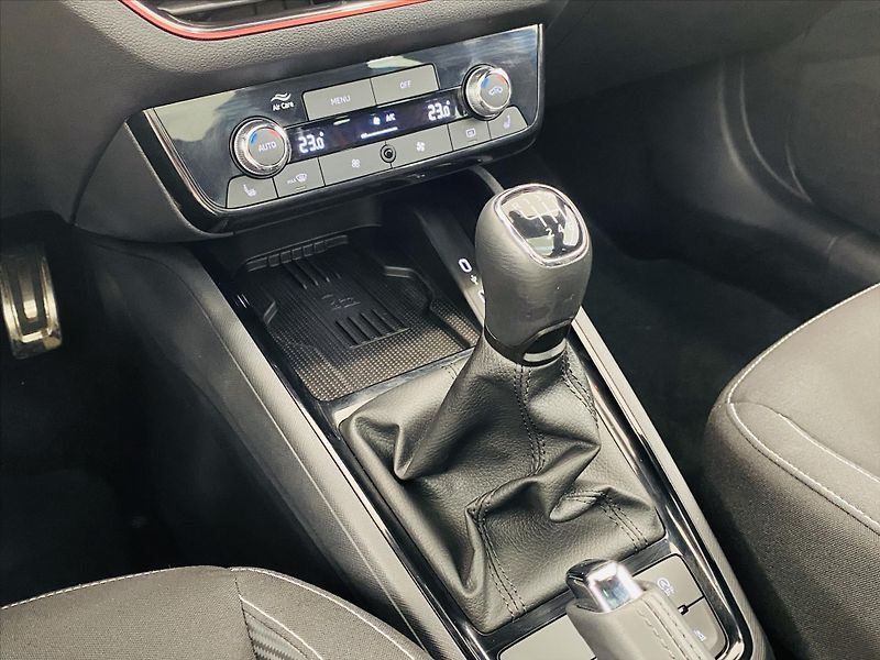 Škoda Scala 1,5 TSI 110kW Monte Carlo - fotka 16 z 27