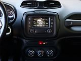 Jeep Renegade (2014) 1.6 MultiJet, Tempomat - náhled 10