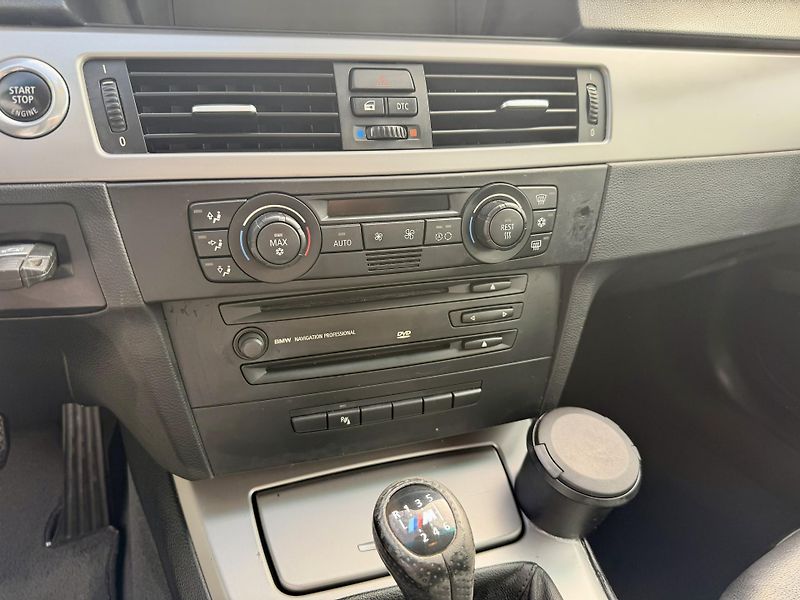 BMW Řada 3 (2005) 325I MANUÁL XENONY POLOKŮŽE!!! - fotka 14 z 18