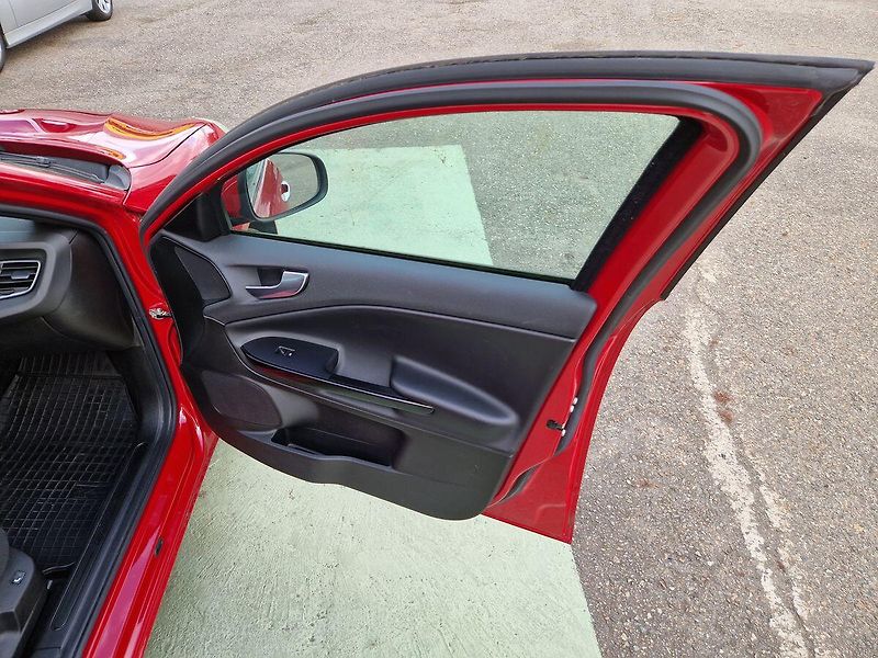 Alfa Romeo Giulietta Turismo 1.4 T 120 - fotka 20 z 27