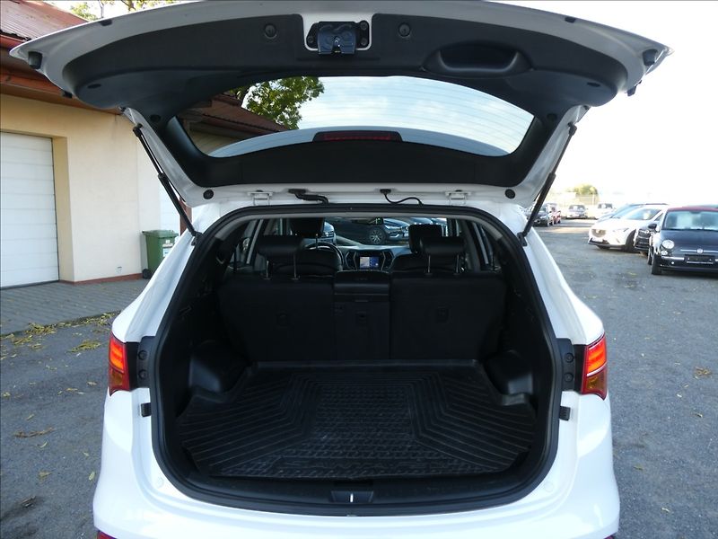 Hyundai Santa Fe 2,2 CRDi 4x4 Automat,DPH,Premi - fotka 17 z 62