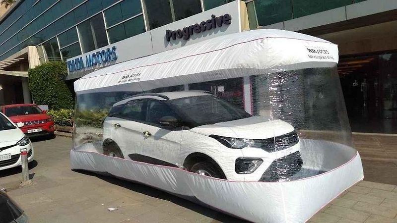auto v bublině