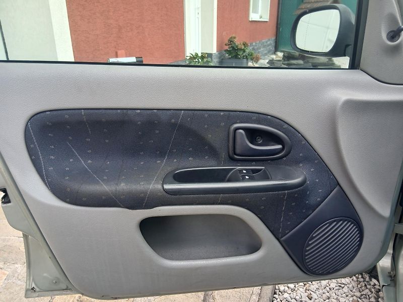 Renault Clio 1.2i ČR +sada kol - fotka 8 z 27