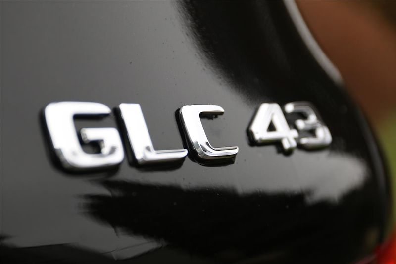 Mercedes-Benz GLC 3,0 43 AMG, Automat, Tažné - fotka 19 z 61