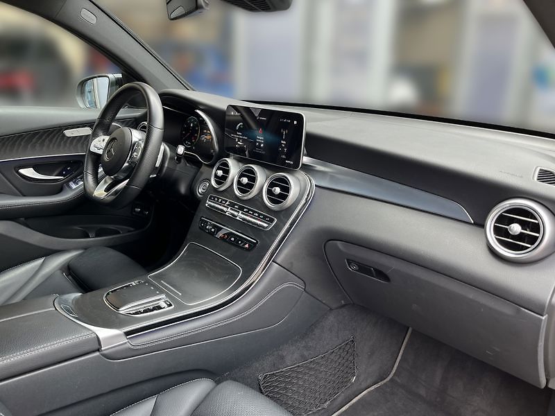 Mercedes-Benz GLC Coupé 200 d 4MATIC kupé AMG Li - fotka 15 z 21
