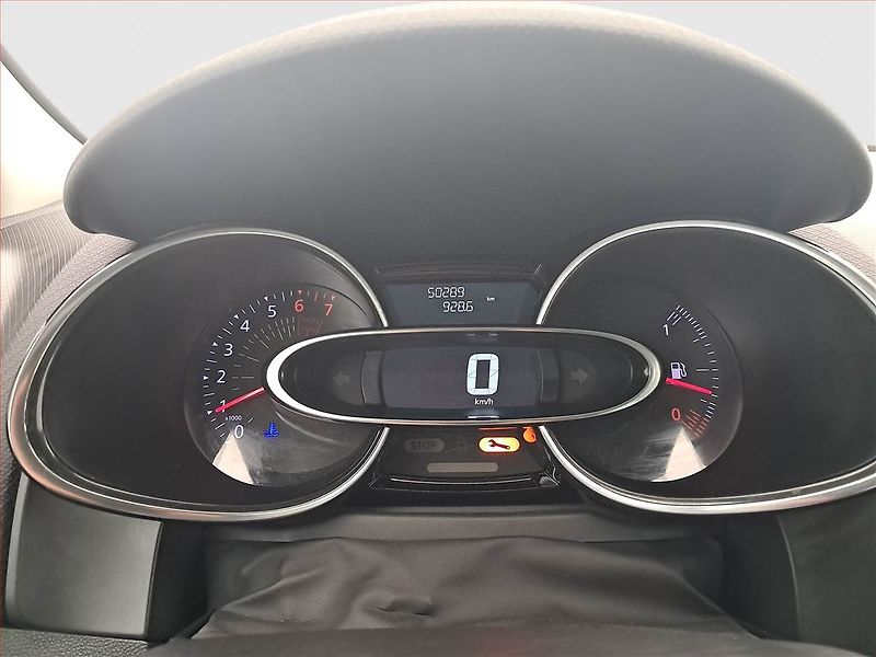 Renault Clio (2017) Limited 0.9 TCe, ČR,1.maj - fotka 11 z 20