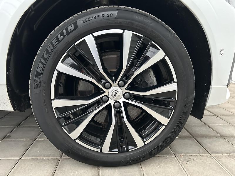 Volvo XC60 2.0  B4 4x4 ULTIMATE - fotka 9 z 34