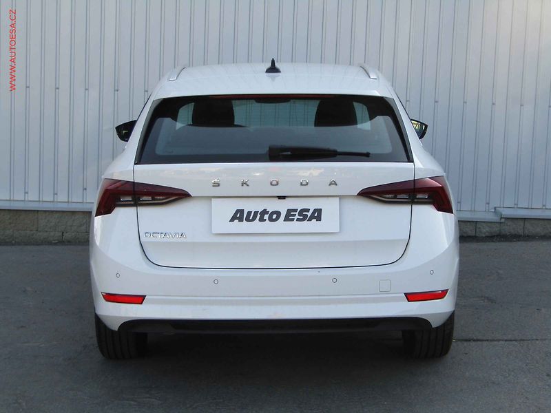 Škoda Octavia (2022) 2.0 TDi, ČR, Style, LED - fotka 5 z 17