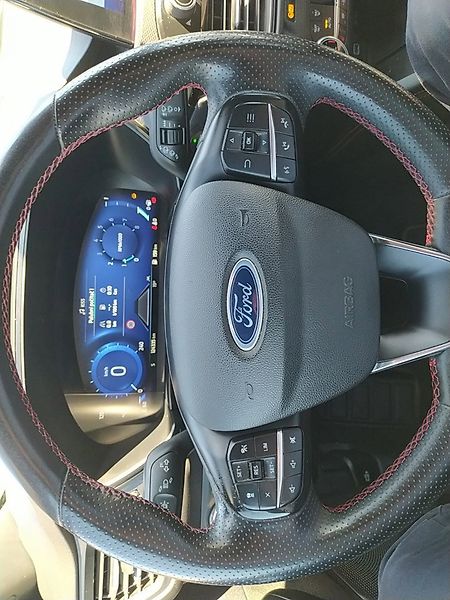 Ford Kuga (2023) 1,5 EcoBoost 110kW ST-Line - fotka 13 z 22