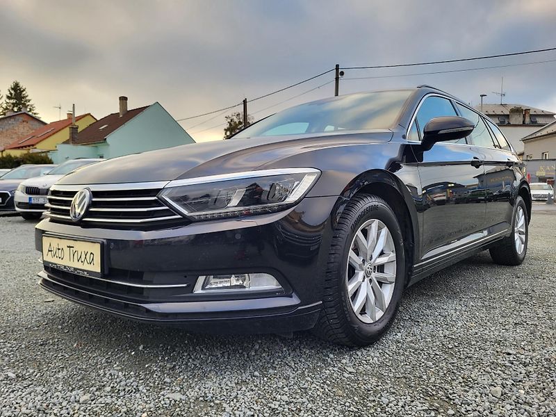 Volkswagen Passat 2.0 TDi 140kW DSG COMFORTLINE - fotka 33 z 49