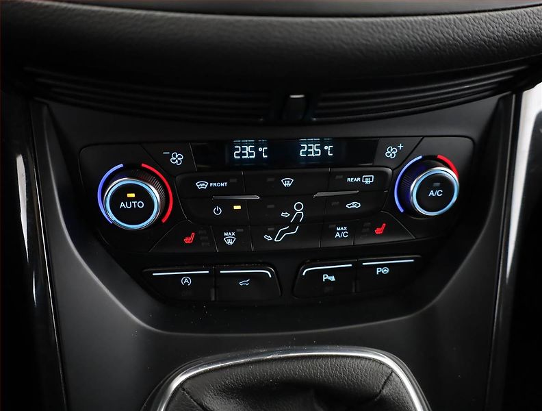 Ford Kuga (2017) 2.0 TDCi, 4X4, Kůže - fotka 11 z 20