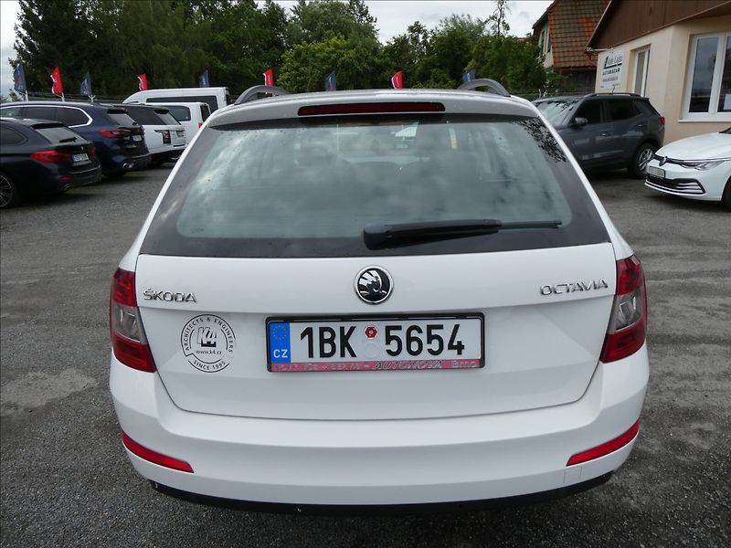 Škoda Octavia 1,6 TDi 81kW STYLE, DPH, ČR - fotka 7 z 38