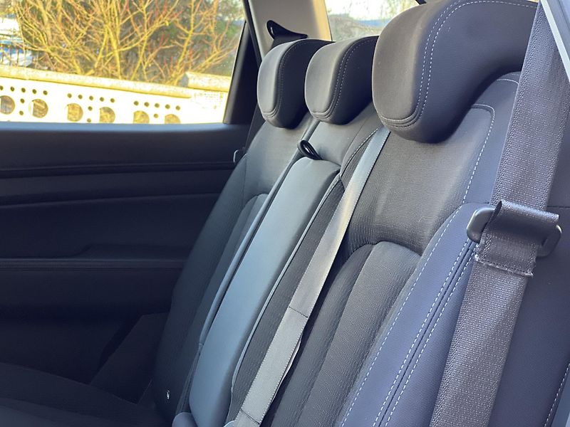 SsangYong Rexton 2.2D 4x2 KAMERA TEMPOMAT  - fotka 23 z 40
