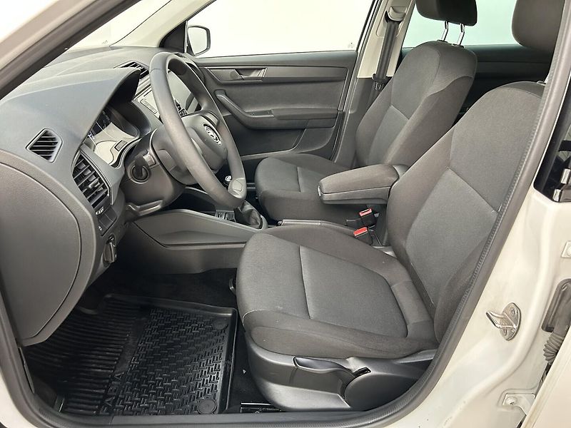 Škoda Fabia 1.0 TSI Active - fotka 6 z 25