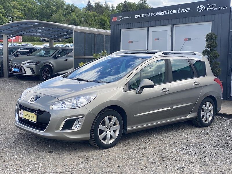 Peugeot 308 1.6i, ČR, manual, tažné - fotka 4 z 11