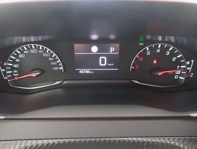 Peugeot 2008 (2022) Allure 1.2 PureTech, Automat - fotka 11 z 14