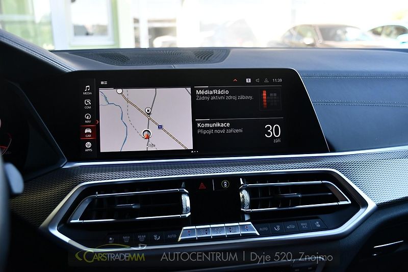 BMW X5 M50D LASER H/K HEAD-UP  - fotka 35 z 67