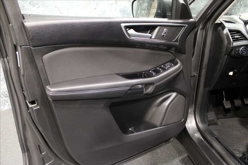 Ford Galaxy 2,0 TDCi 110kW Titanium 7 míst - fotka 8 z 38