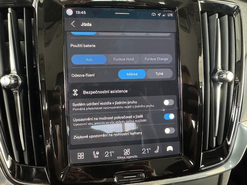 Volvo V90 T6 AWD*Recharge*KeyLess*Tažné - fotka 22 z 37