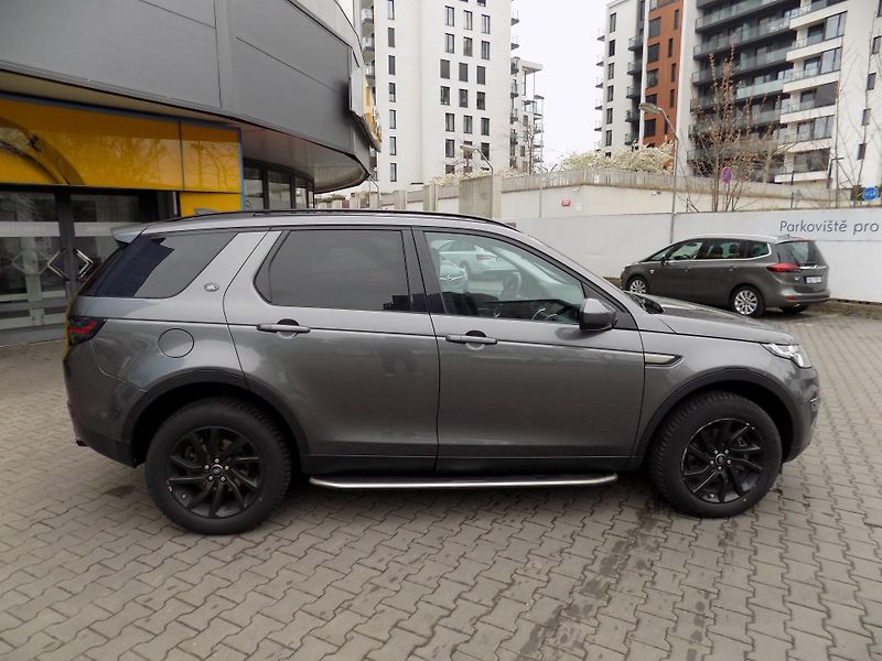Land Rover Discovery Sport (2018) 2.0 TD4 - fotka 8 z 13