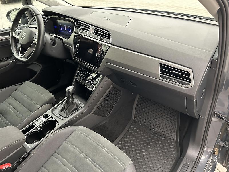 Volkswagen Touran 2.0 TDi Marathon  edition - fotka 9 z 26