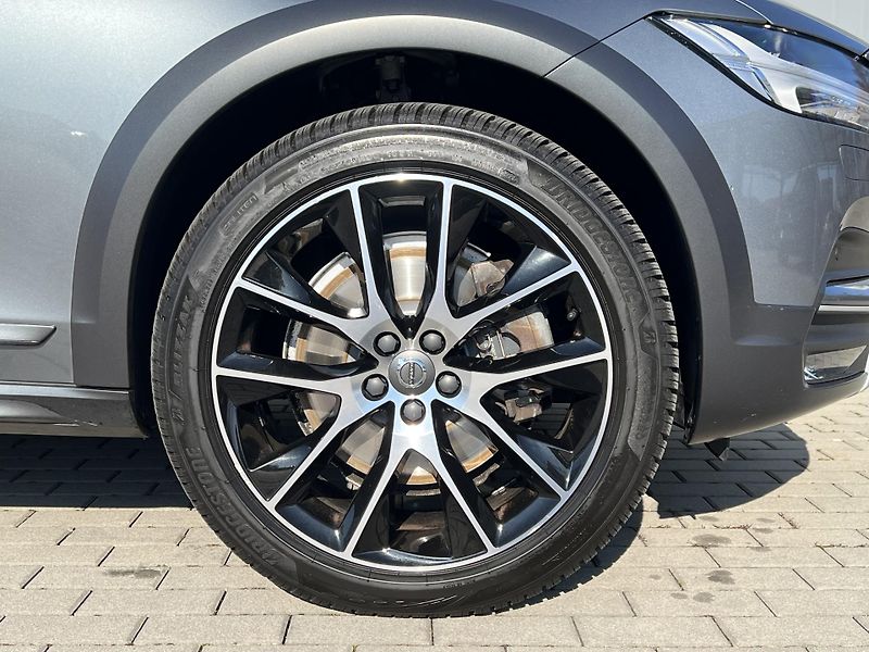 Volvo V90 (2019) 2.0d*173Kw*CrossCountry*4x4*AT - fotka 43 z 43
