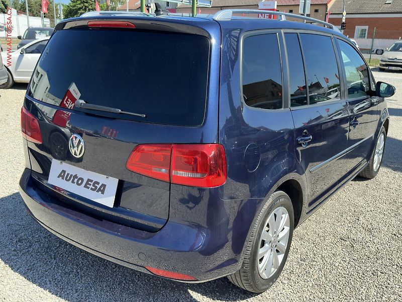 Volkswagen Touran (2011) 2.0 TDi, DSG, bixen, park - fotka 4 z 20