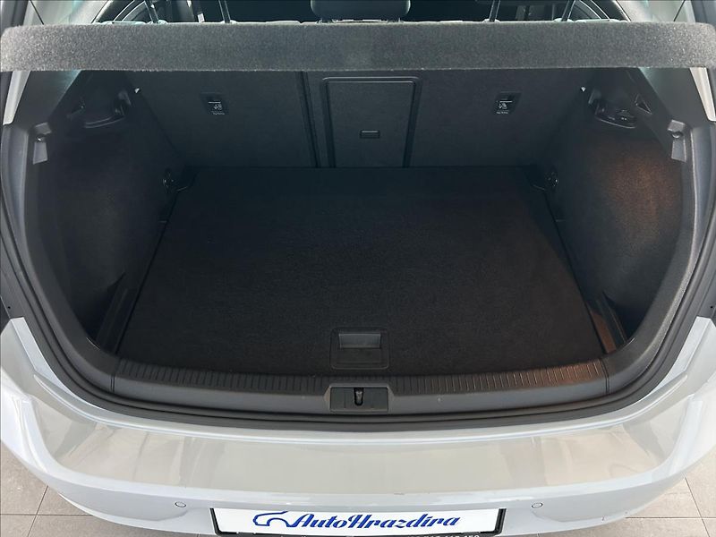 Volkswagen Golf 1,4   TSI 92kW,SOUND,SERVISKA - fotka 27 z 28