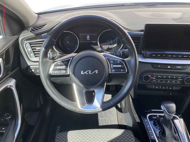 Kia XCeed (2023) 1.5 T-GDi, 2.maj,ČR - fotka 11 z 17