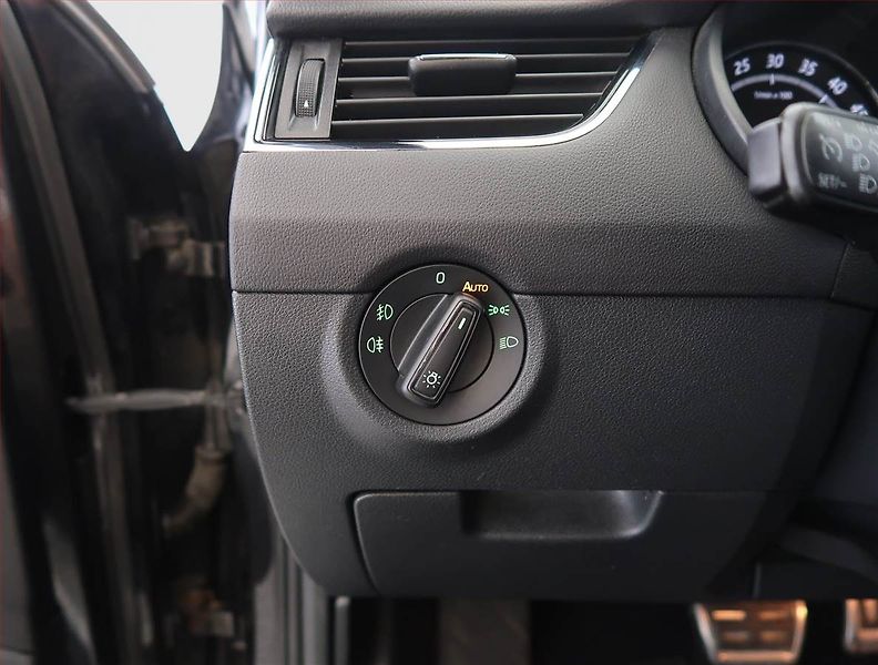 Škoda Octavia (2014) RS 2.0 TDI, Automat, Navi - fotka 22 z 24