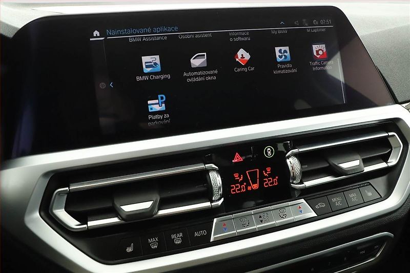 BMW Řada 3 (2019) 330 e - fotka 9 z 19