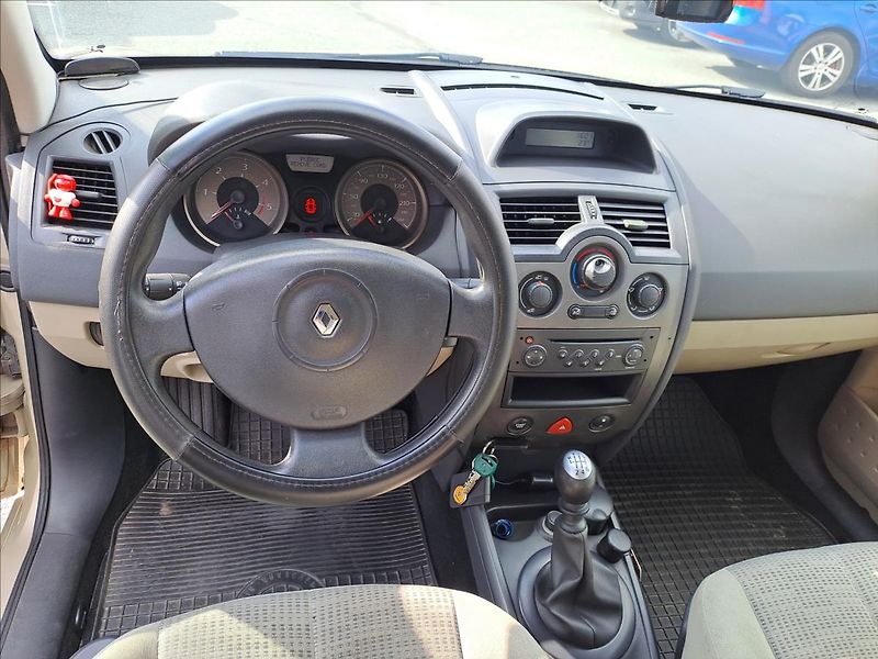 Renault Mégane 1,5 DCI KLIMA,NOVÉ ROZVODY - fotka 10 z 12