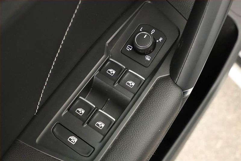 Volkswagen Tiguan Allspace (2020) R-Line 2.0 BiTDI - fotka 14 z 19