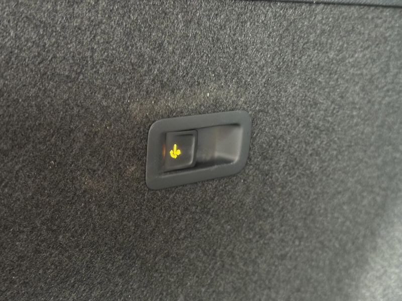 Cupra Formentor 2,0TSI VZ 333*4x4*KeyLess*Tažn - fotka 39 z 41