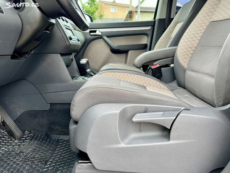 Volkswagen Touran (2007) Cross 1.4 TSI 125 kW DSG - fotka 17 z 19