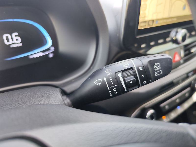 Hyundai i30 1.5i/71kW Comfort 16 - fotka 26 z 29
