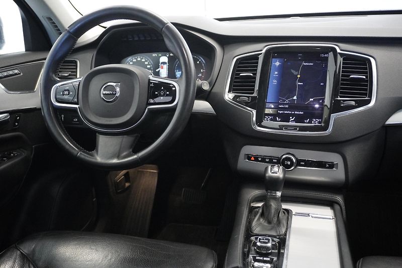 Volvo XC90 D5 MOMENTUM 4WD - fotka 22 z 33