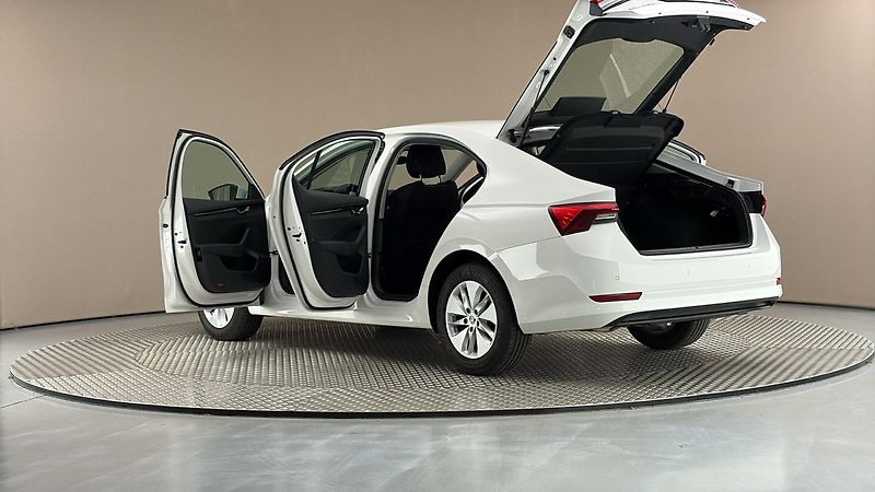 Škoda Octavia 2.0 TDI Ambition - fotka 7 z 24