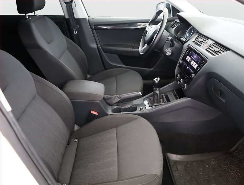 Škoda Octavia (2017) 2.0 TDI, Serv.kniha, Navi - fotka 7 z 20