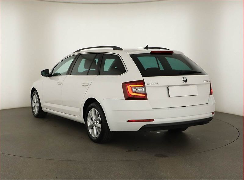 Škoda Octavia (2018) Style 1.6 TDI, Automat, Navi - fotka 4 z 14