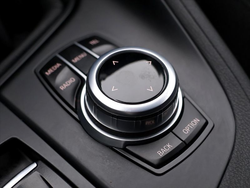 BMW X1 1,5 18i sDrive Advantage - fotka 24 z 32