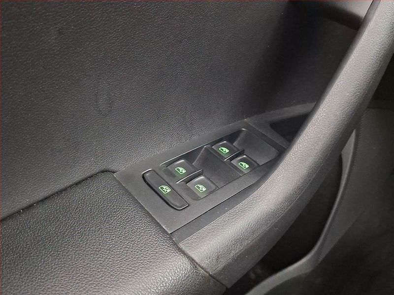 Škoda Octavia (2019) 1.0 TSI, Tempomat - fotka 16 z 16