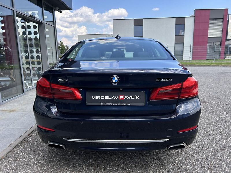 BMW Řada 5 5540i xDrive Luxury Line - fotka 6 z 37