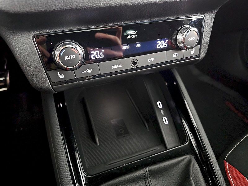 Škoda Kamiq (2023) 1.5TSi DSG 110kW MONTE CARLO - fotka 29 z 35