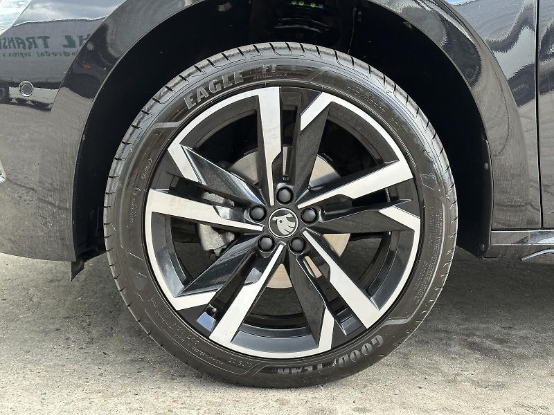 Škoda Kamiq 1.5TSi DSG Monte Carlo 150PS M - fotka 10 z 48