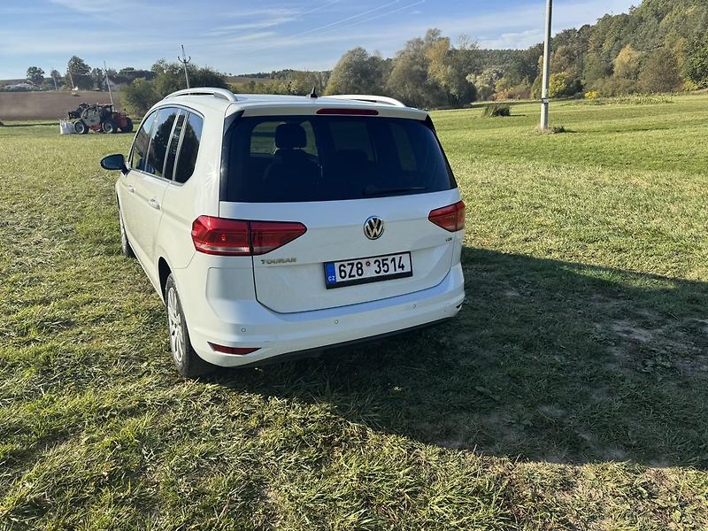 Volkswagen Touran (2017) - fotka 2 z 24