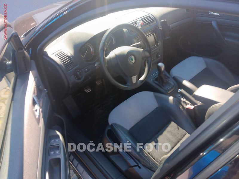 Škoda Octavia (2008) 2.0 TFSi, 2.maj, RS, servis - fotka 3 z 3