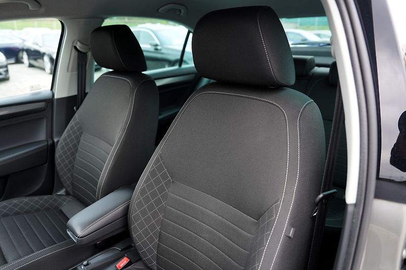 Škoda Rapid 1.0 TSI  Style, manuál, ČR - fotka 23 z 39